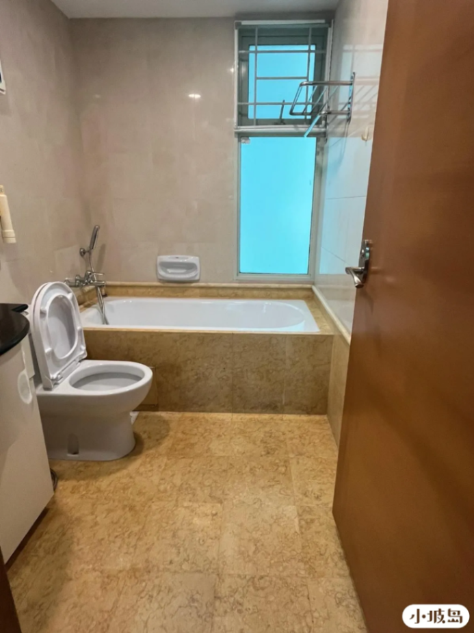 Recommended price for SIM NUS master room at Queens condo, 12 Stirling Road #01-022 (Lang code: 148954)63383511761283112
