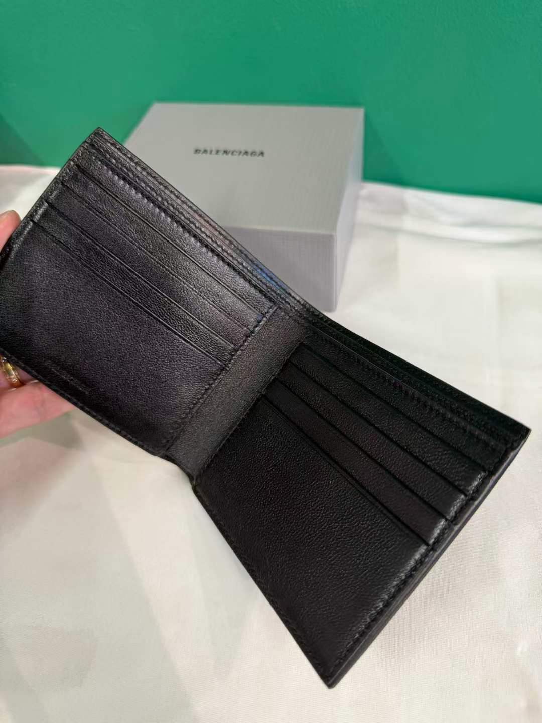 Balenciaga Fold Wallet – Excellent Condition64458784134914111