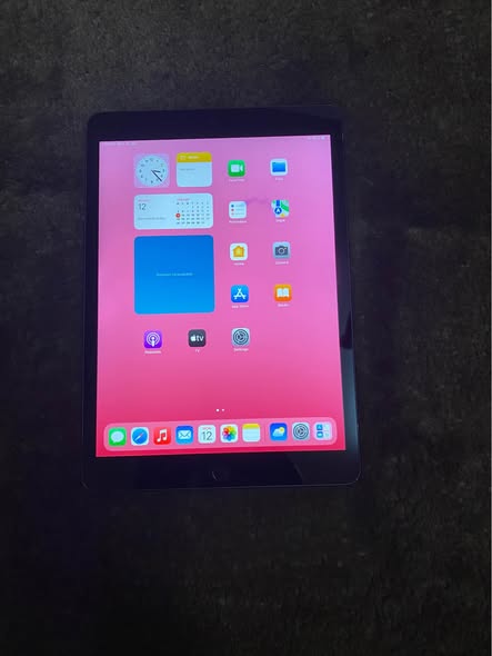 ipad 7th generation 32GB delivery available65062182300931111