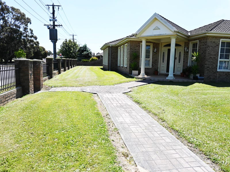 18 Ollerton Avenue, Newborough, Vic 3825