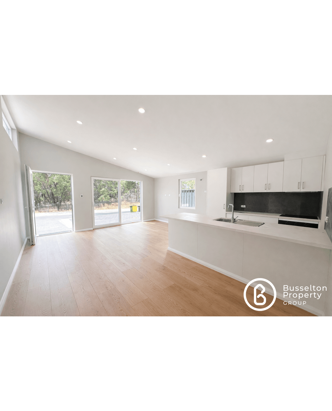 A/10 Veazey Bend, West Busselton, WA 6280