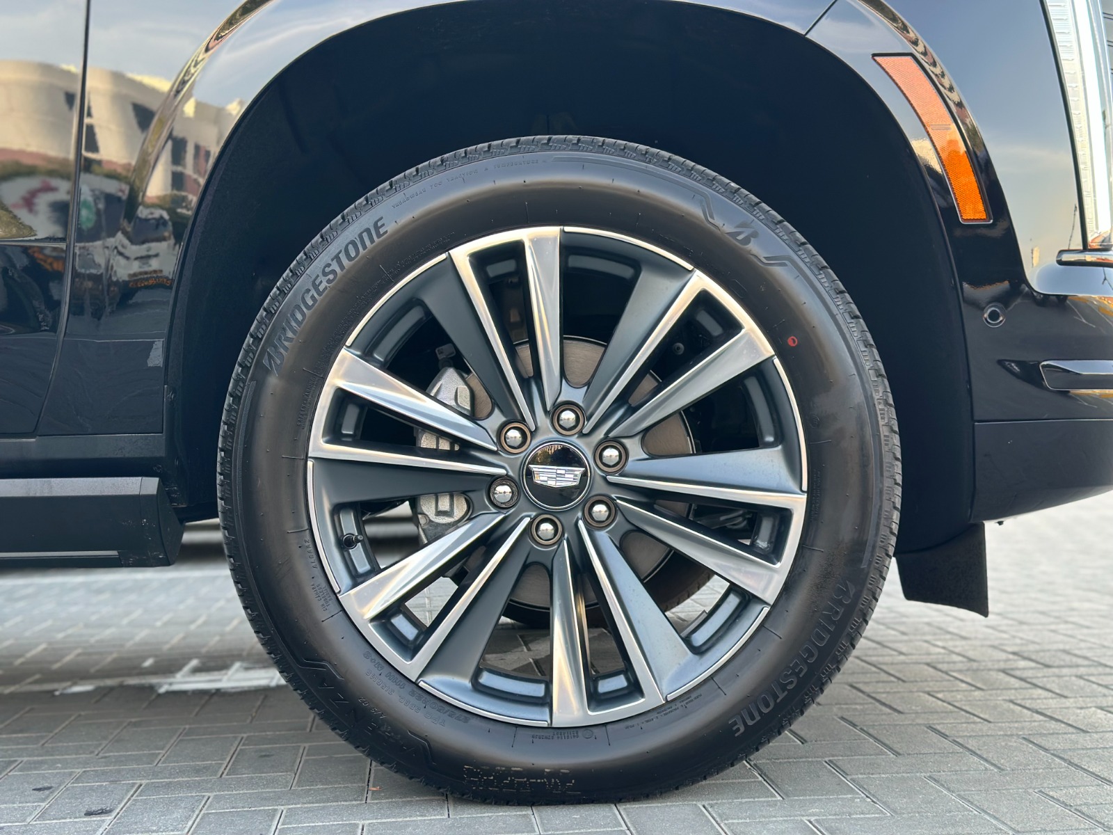 cadillac-escalade-2025-6-2l-sport-platinum-petrol-auto-awd-65463979213955112