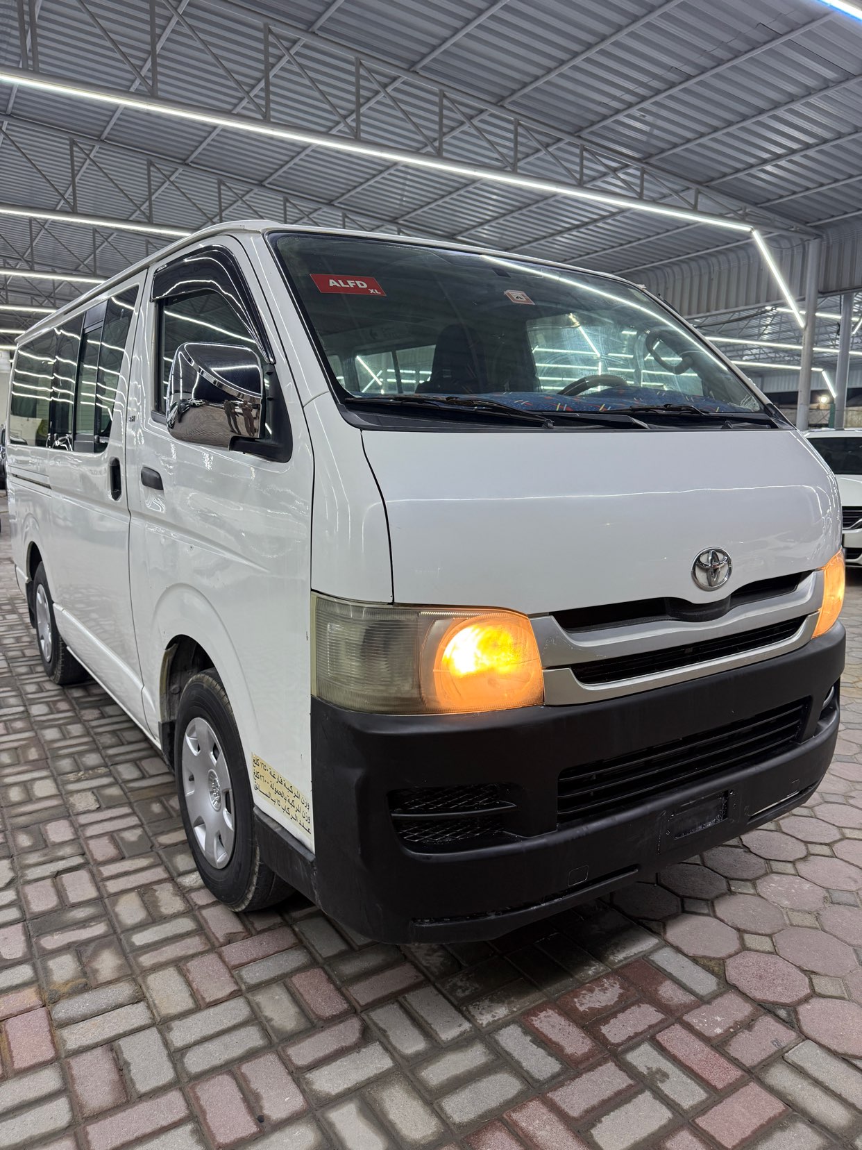 nissan-urvan-64279586364929112