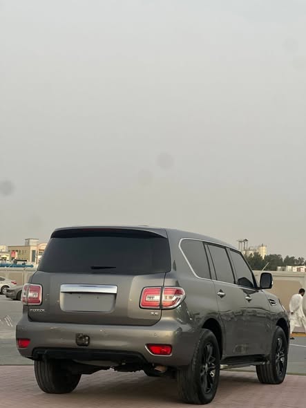 nissan-patrol-platinum-2011-gcc-64850698855299112